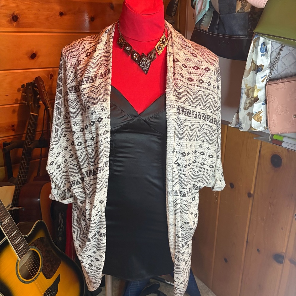 Mudd Black White Textured Aztec Woven Duster Open Kimono Cardigan Women’s Sz Med